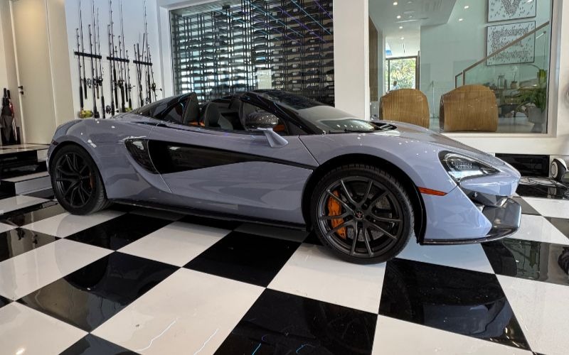 Mclaren 570 Side View