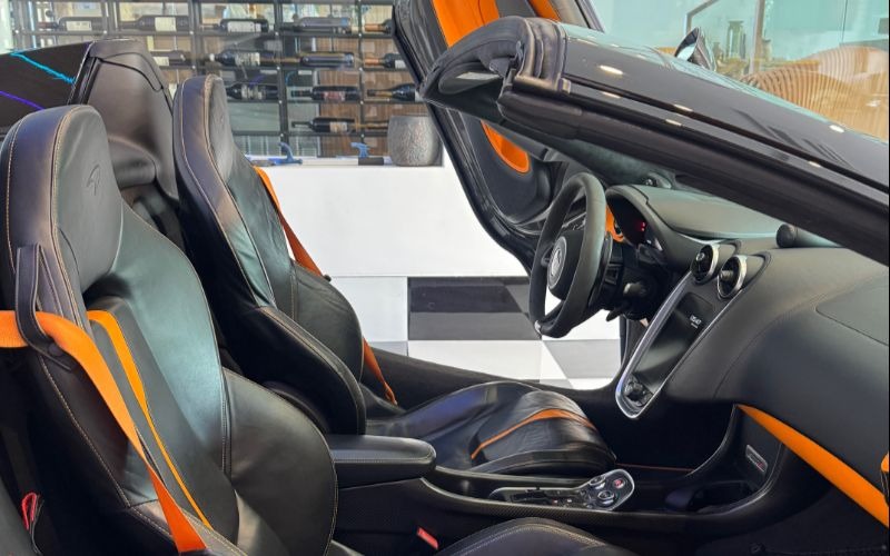 Mclaren 570 Interior View Through Door
