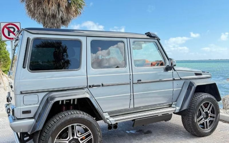Mercedes-Benz G63 Amg Side View